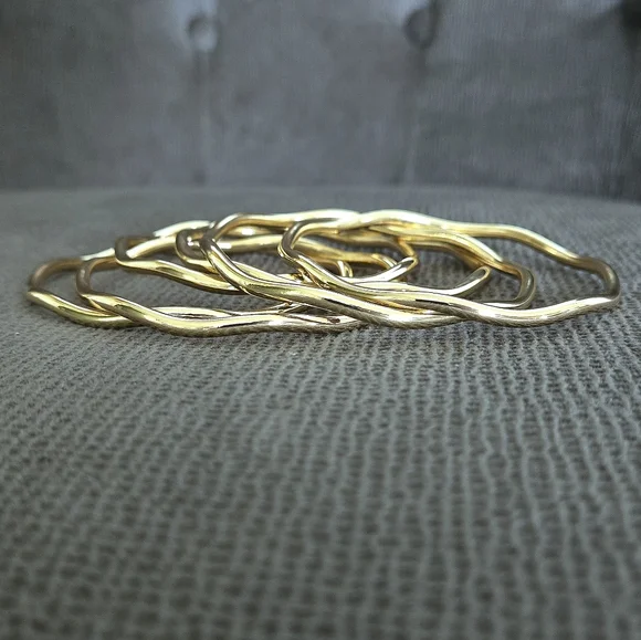 House🏠 of Harlow 1960 Set of Six6️⃣, Thin, Wavy🌊, Gold💛 Bangle Bracelets - Picture 4 of 15